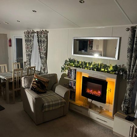 Hares Haven Pet Friendly Sleeps 6 Villa Kingston upon Hull Exterior photo