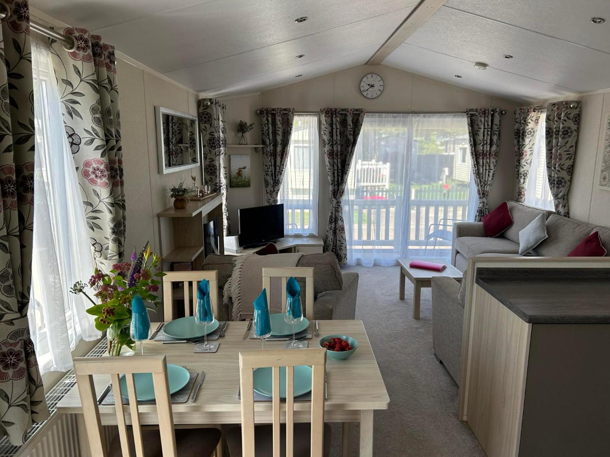 Hares Haven Pet Friendly Sleeps 6 Villa Kingston upon Hull Exterior photo