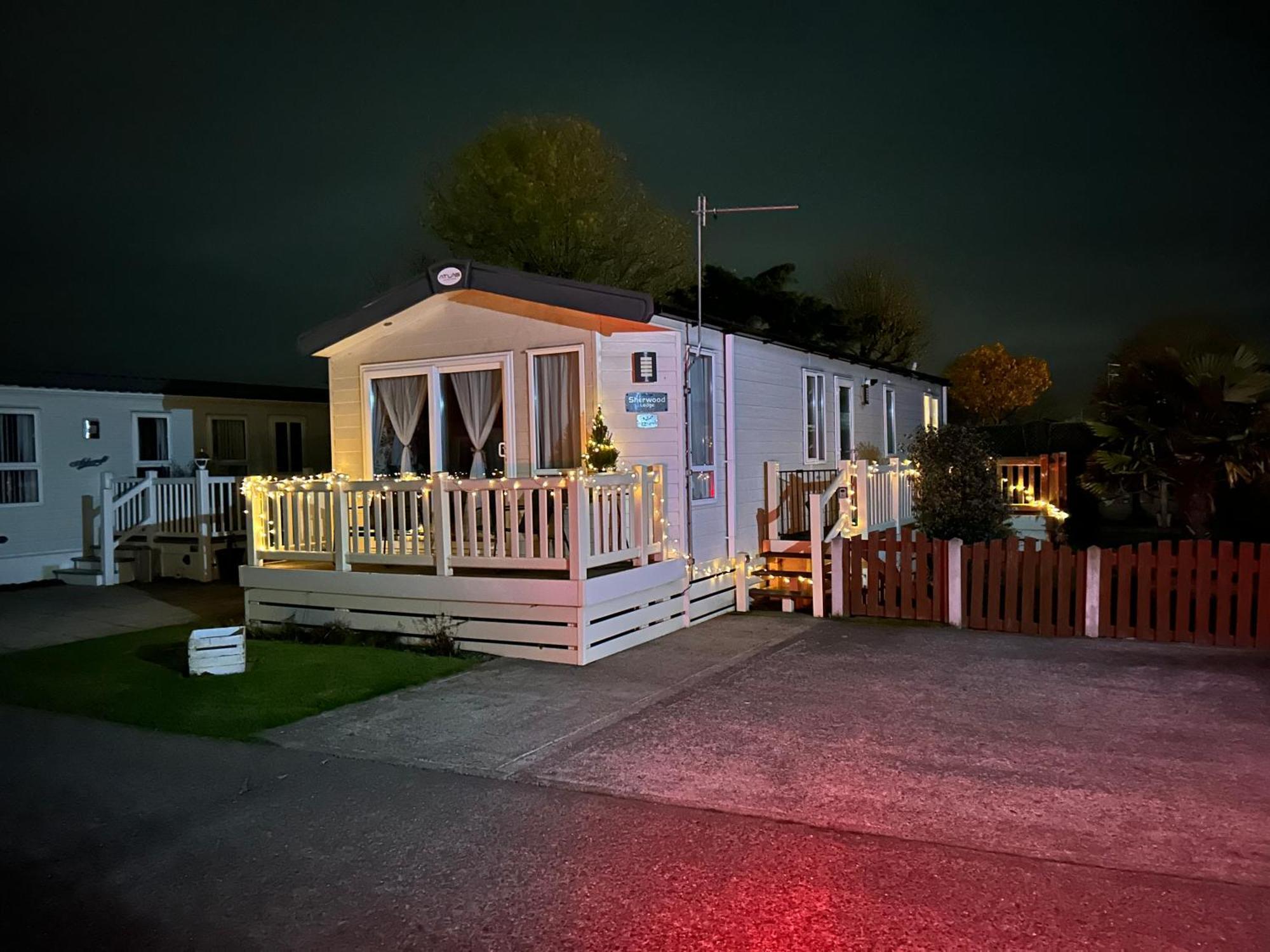 Hares Haven Pet Friendly Sleeps 6 Villa Kingston upon Hull Exterior photo